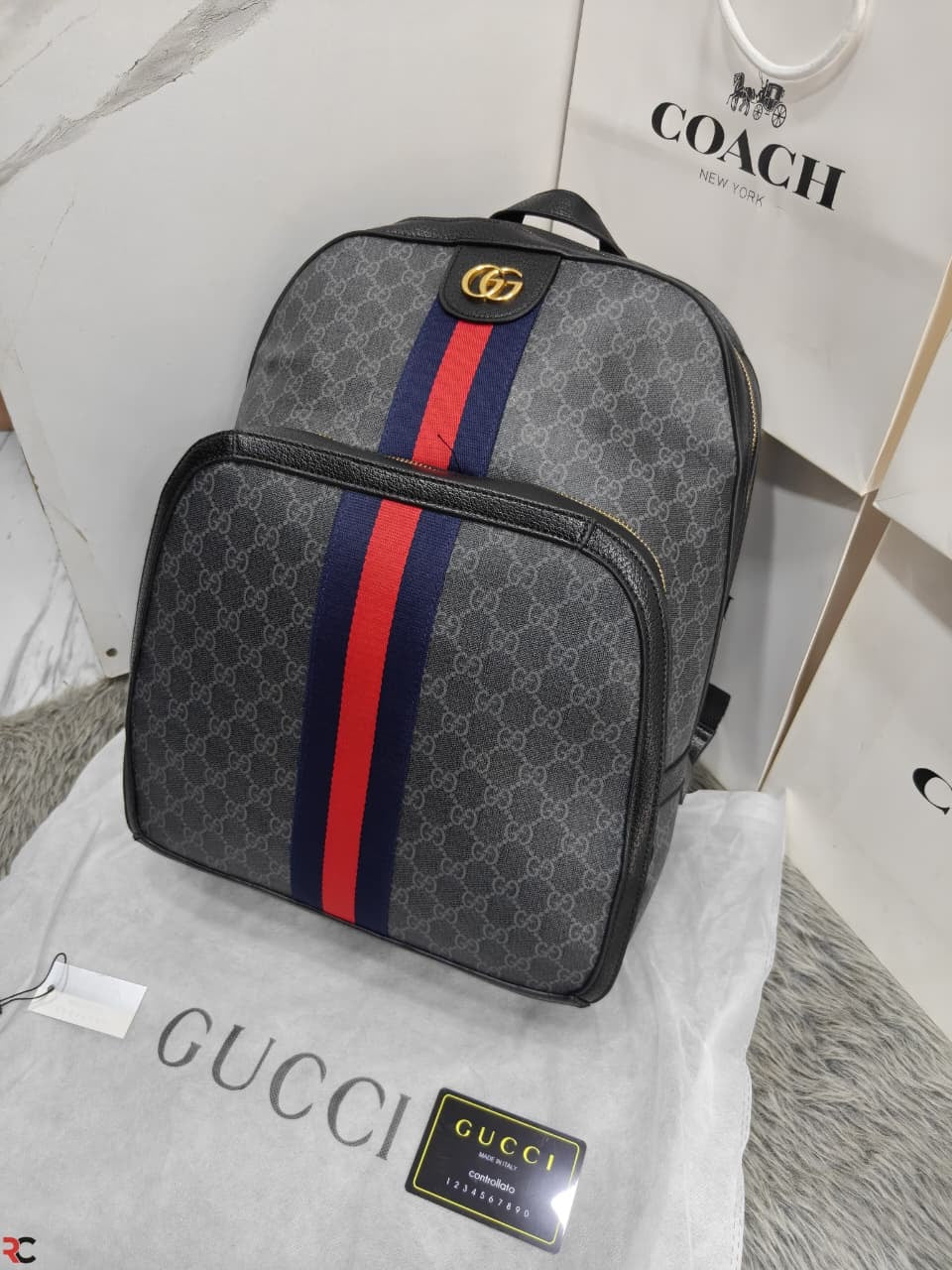 Gucci GG Supreme Ophidia Medium Backpack