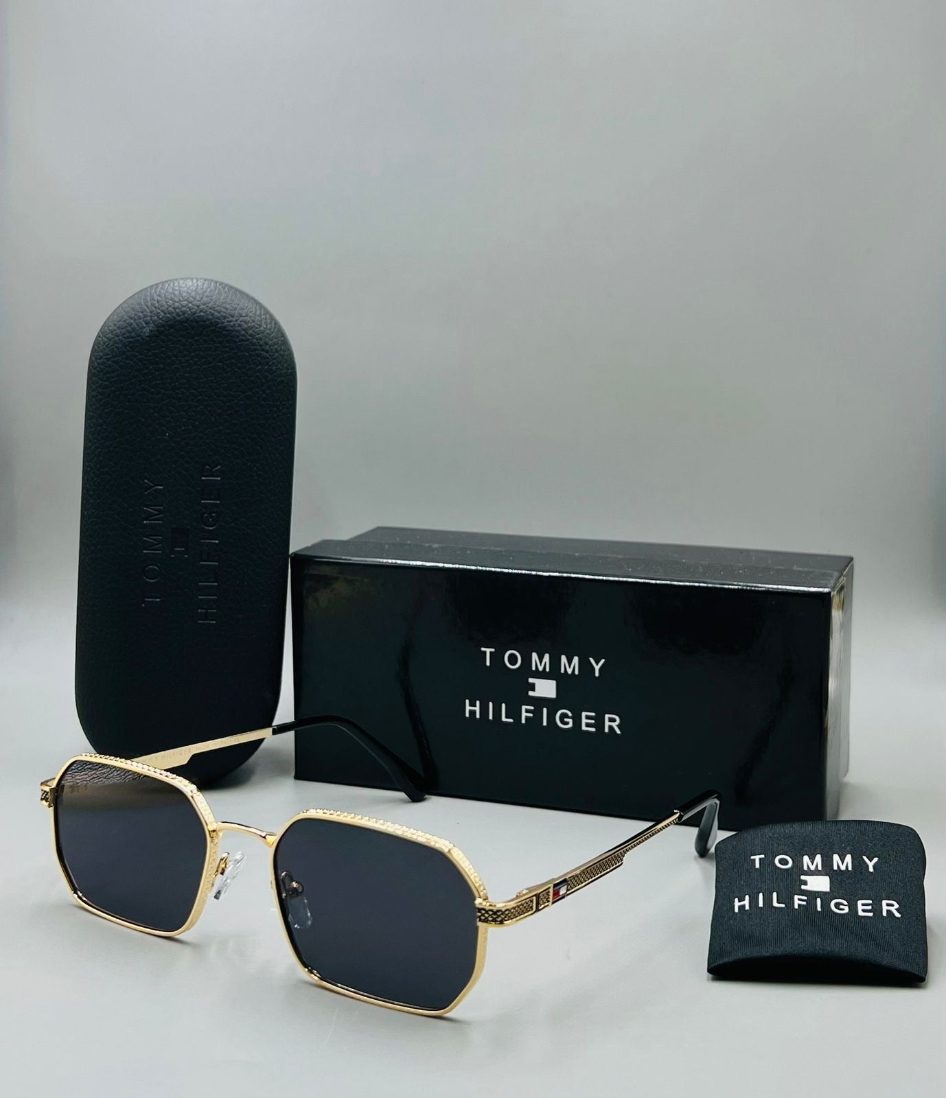 Tommy Hilfiger Unisex Sunglasses