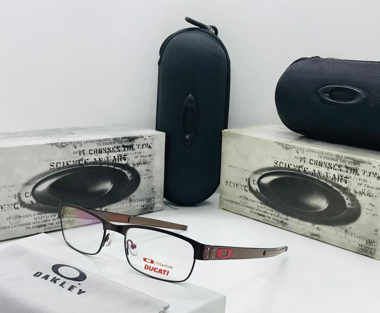 Oakley Unisex Metal Frame