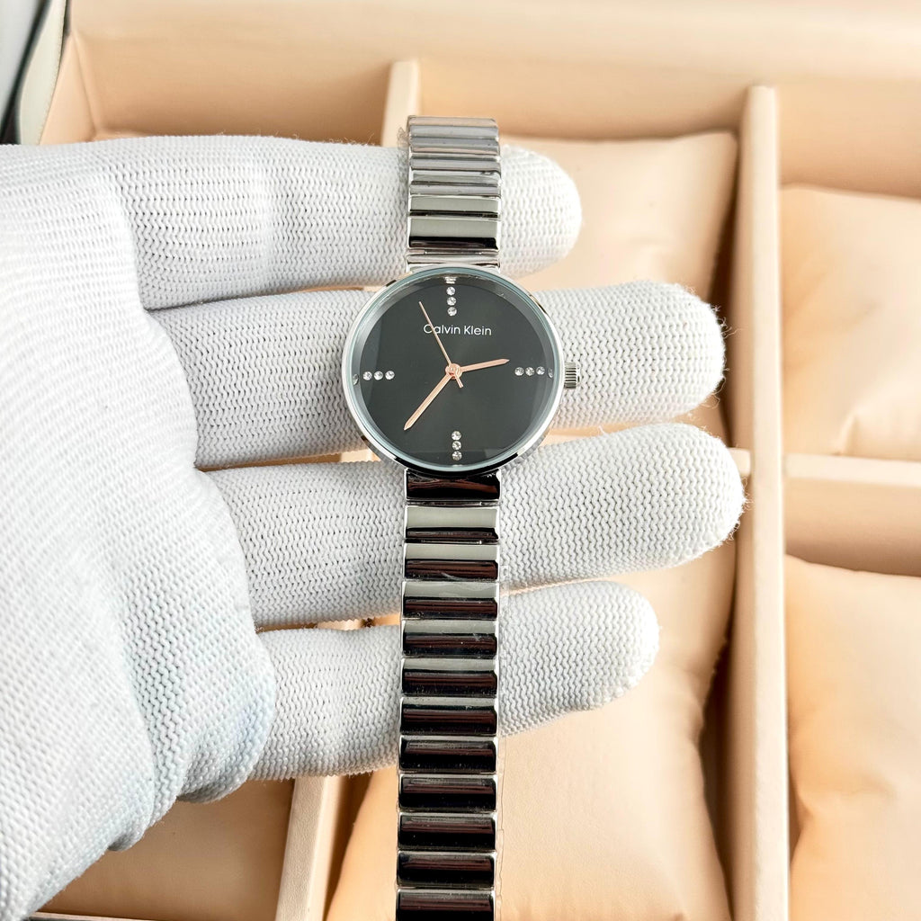 Calvin Klein Minimalistic T-Bar