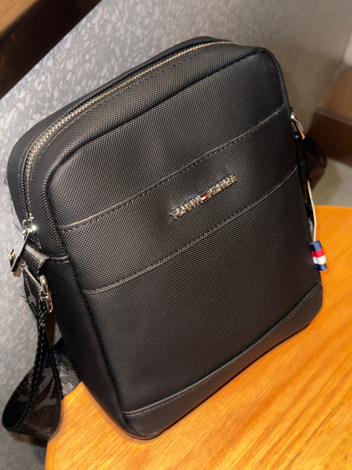 Tommy Hilfiger Crossbody Bag