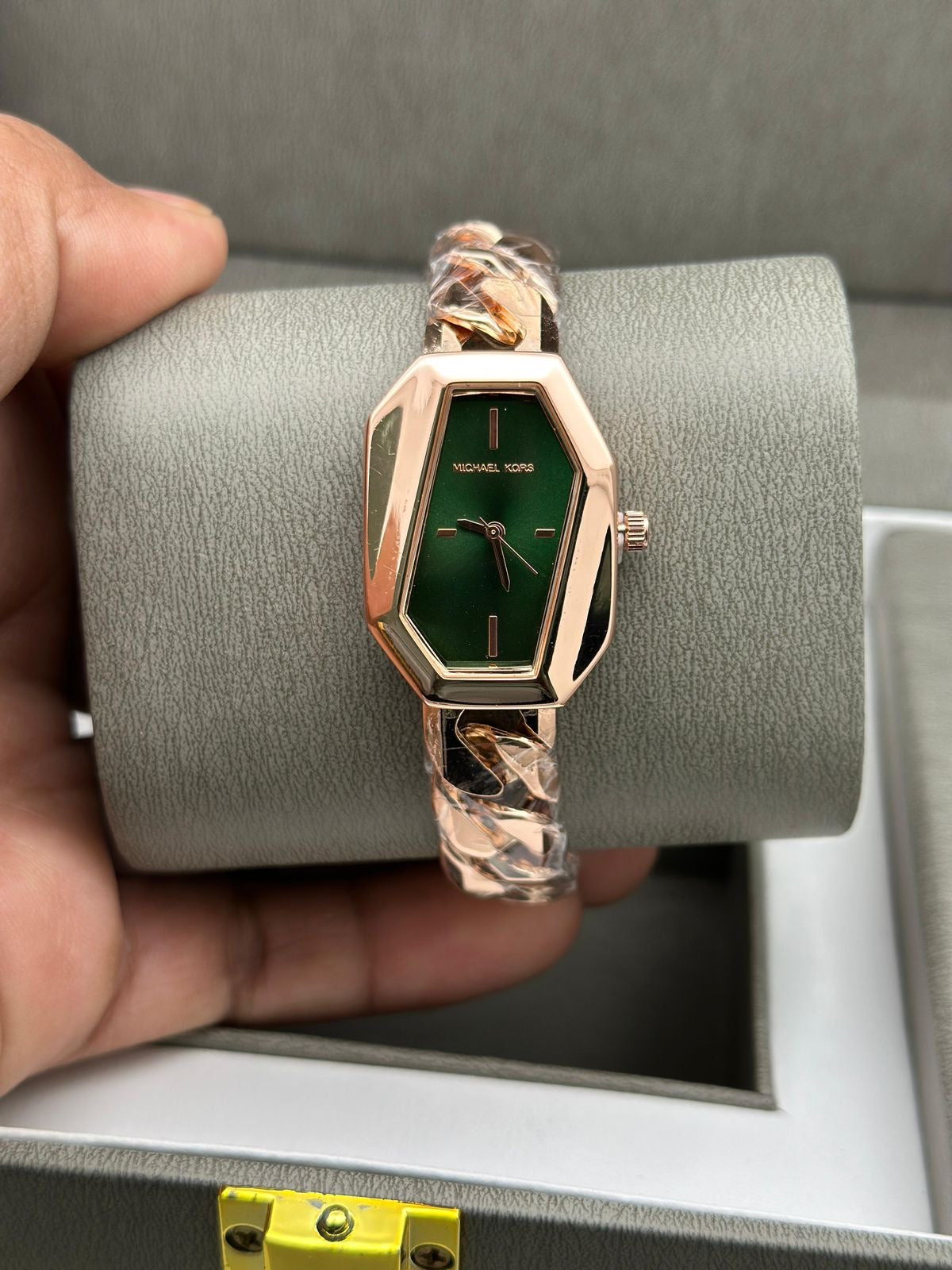 Michael Kors Chain-Link