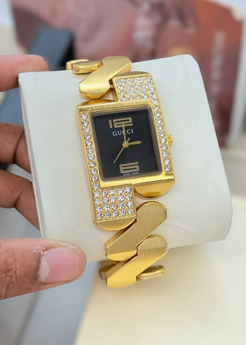 Gucci Twirl Collection