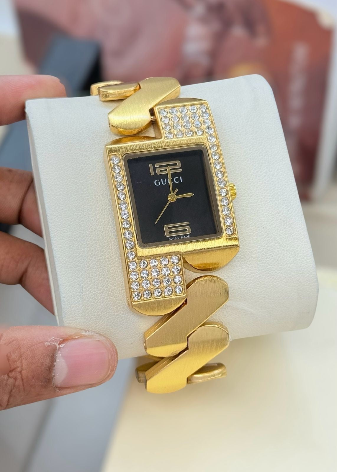 Gucci Twirl Collection