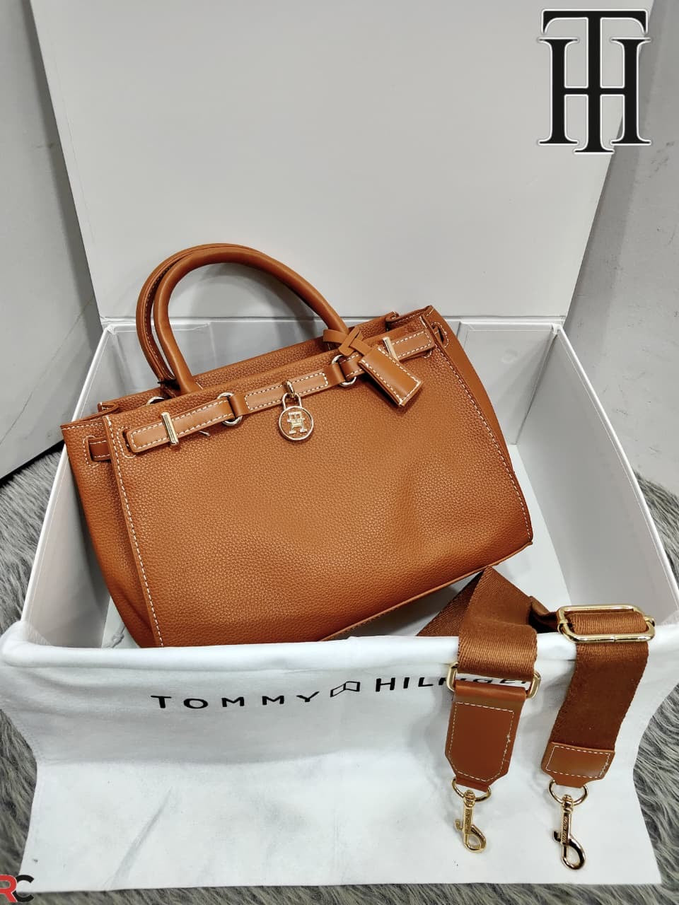 Tommy Hilfiger American Icon Leather Tote Bag