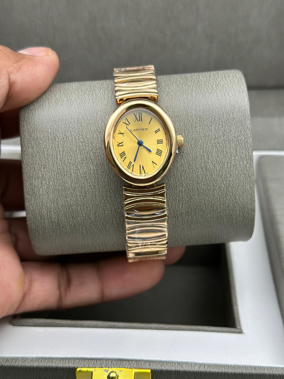 Cartier Timeless Oval Elegance