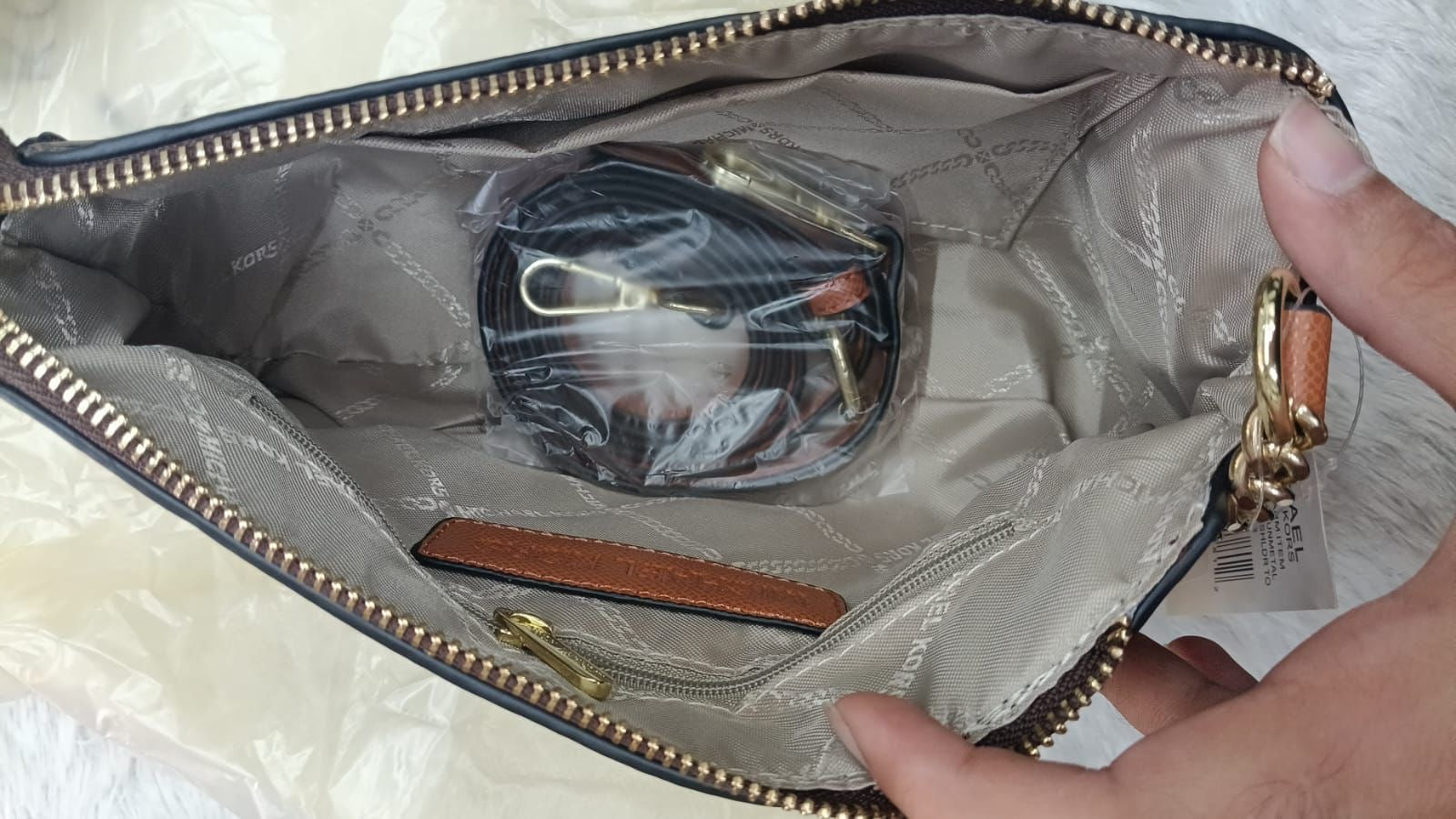 Michael Kors Jet Set Shoulder Bag