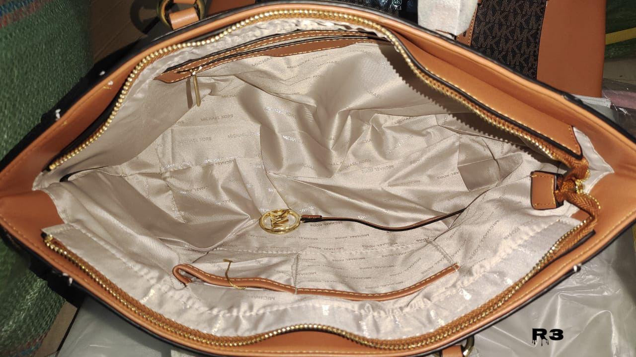 Michael Kors Voyager