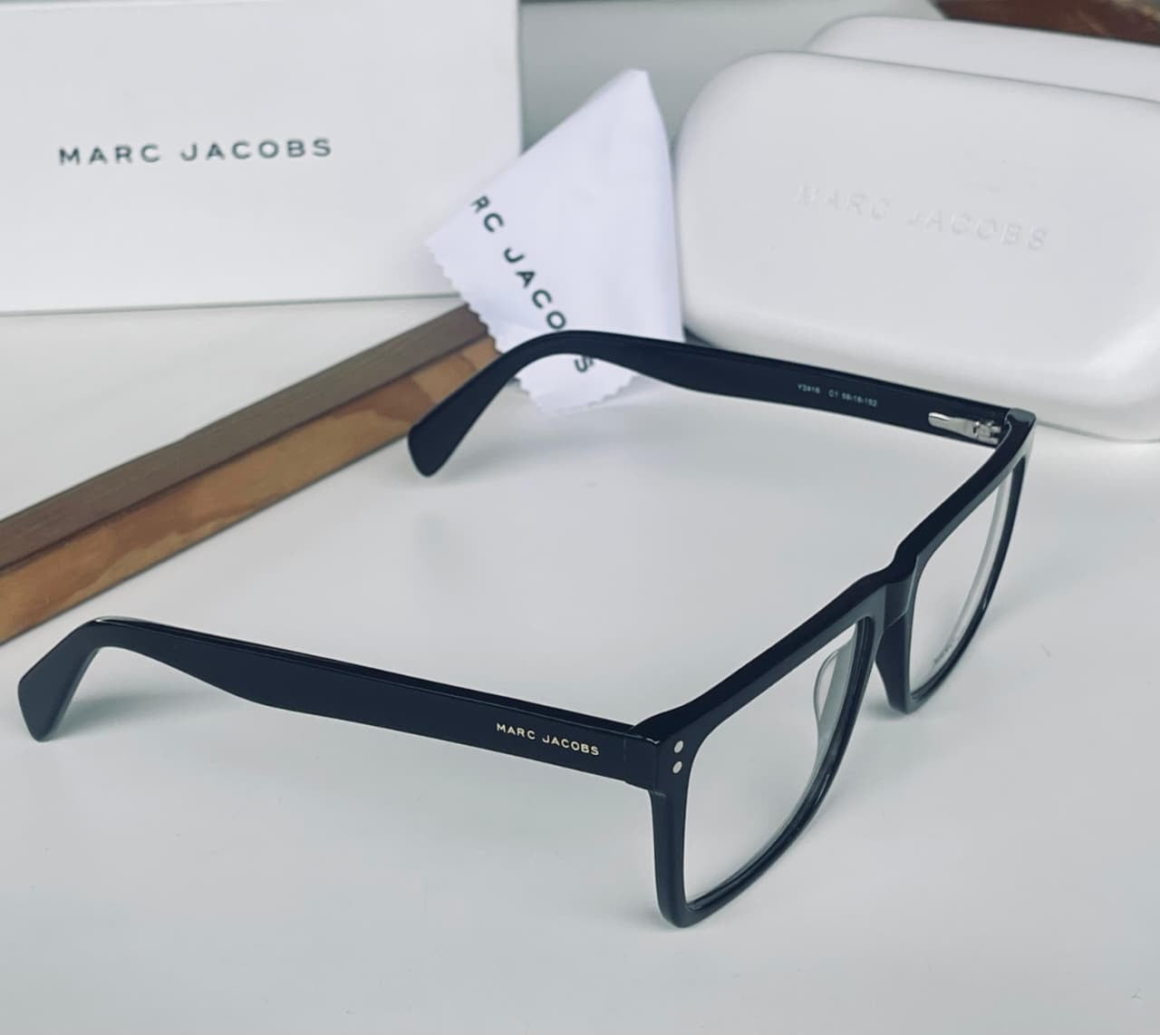 Marc Jacobs Unisex Transparent Lens With Sunglasses