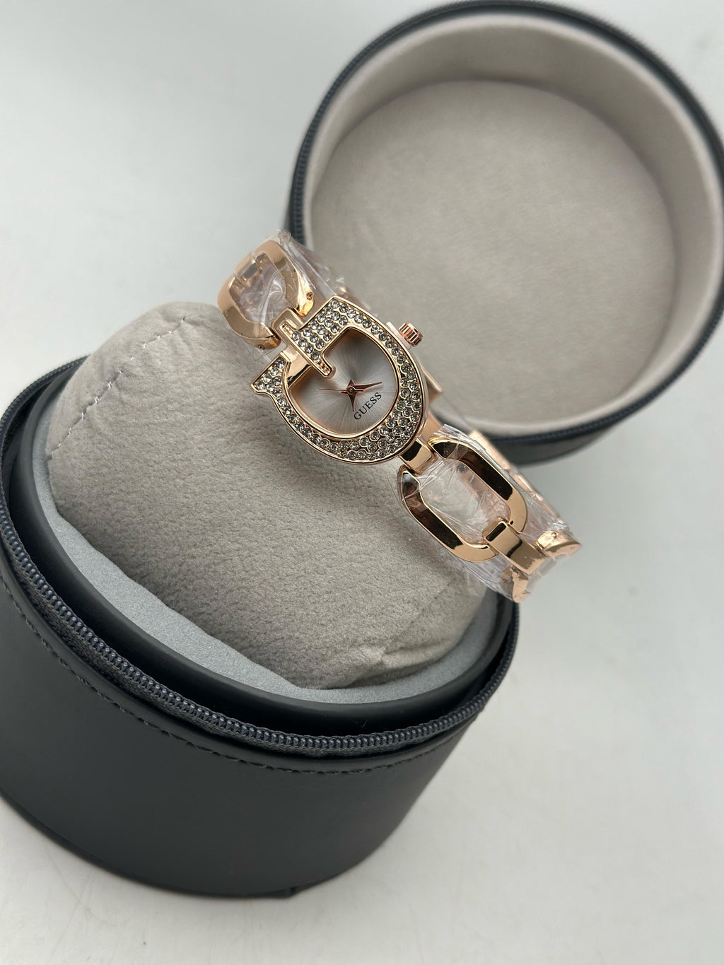 Guess Gia Collection