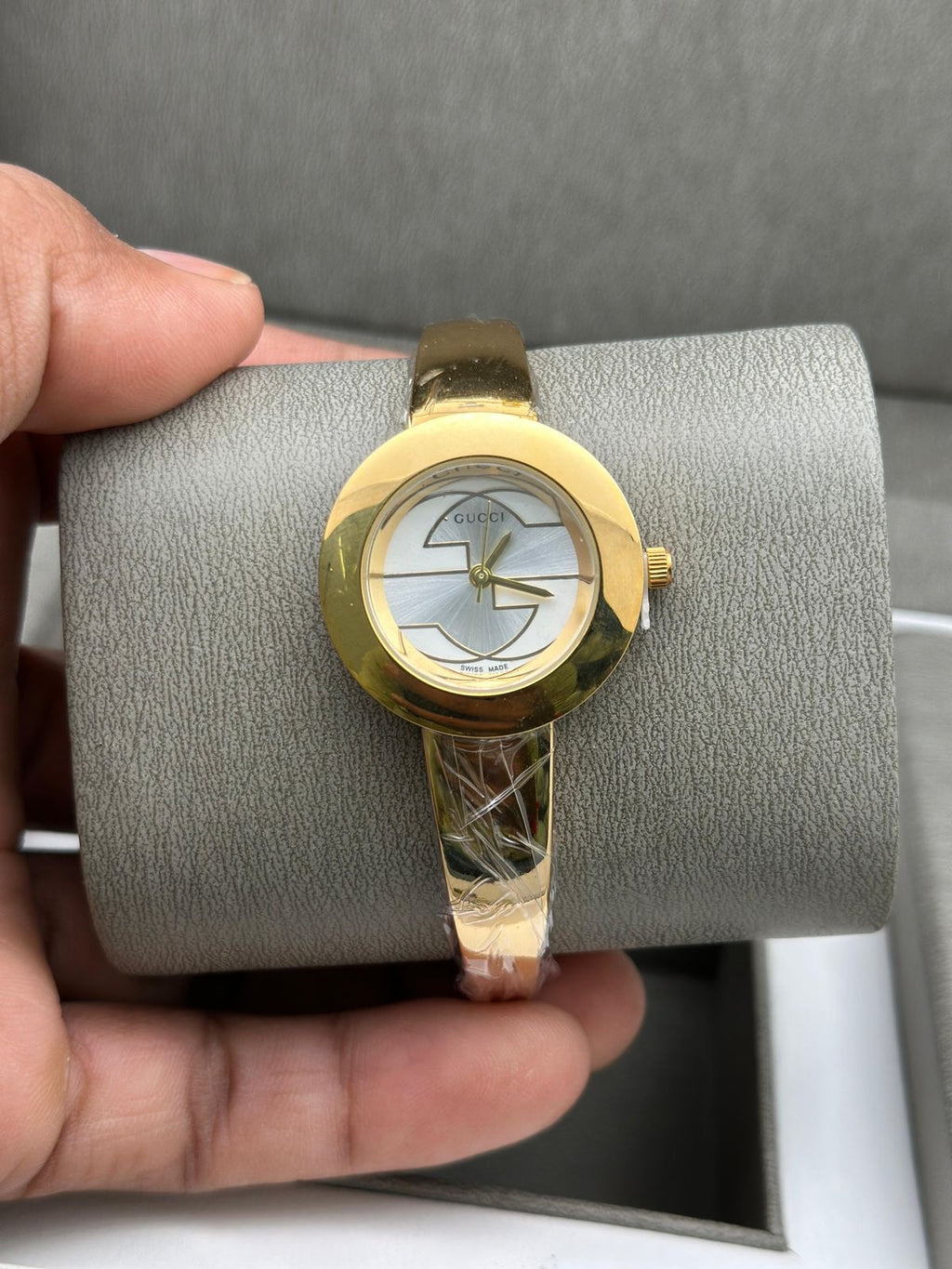 Gucci Twirl Bangle Watch