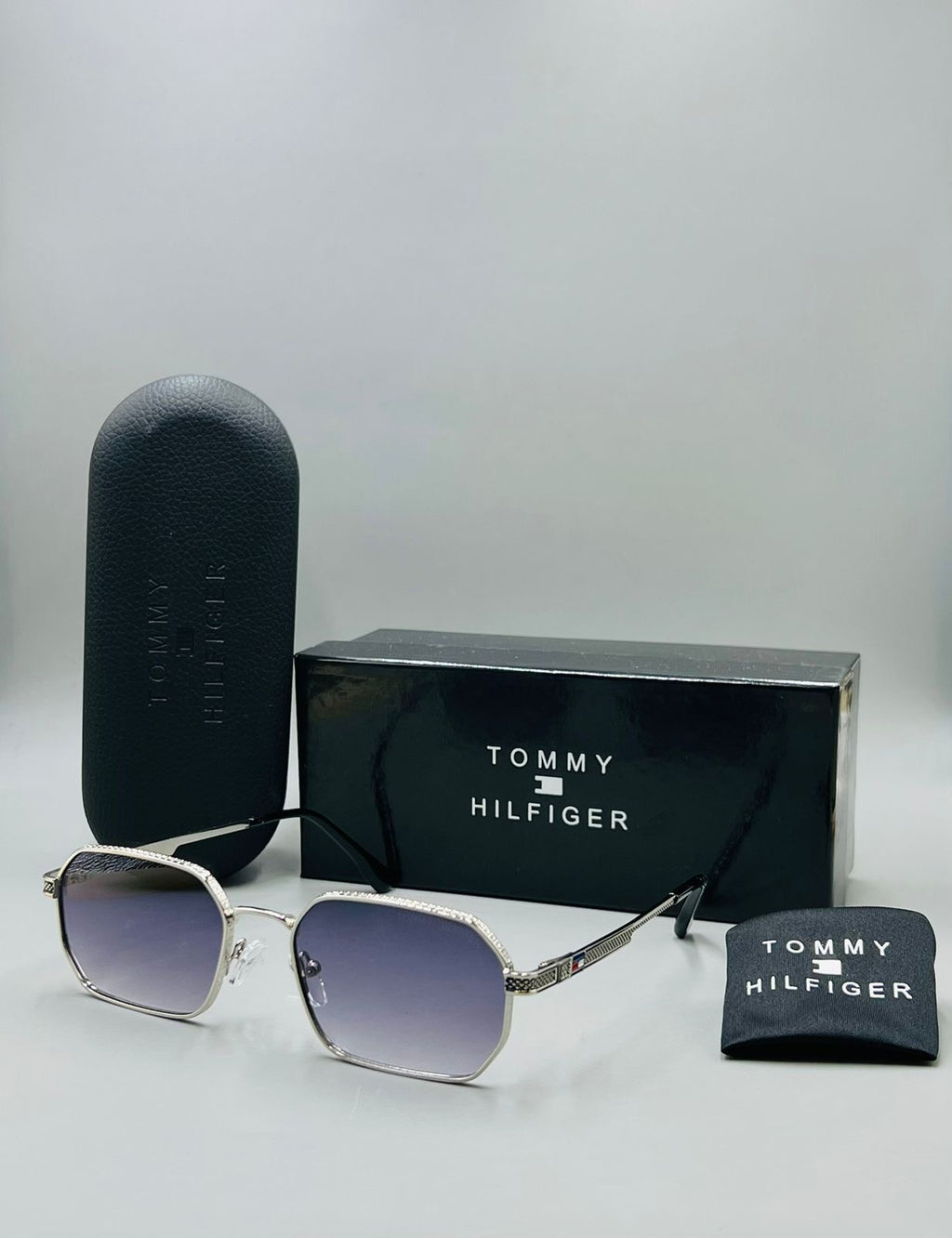 Tommy Hilfiger Unisex Sunglasses