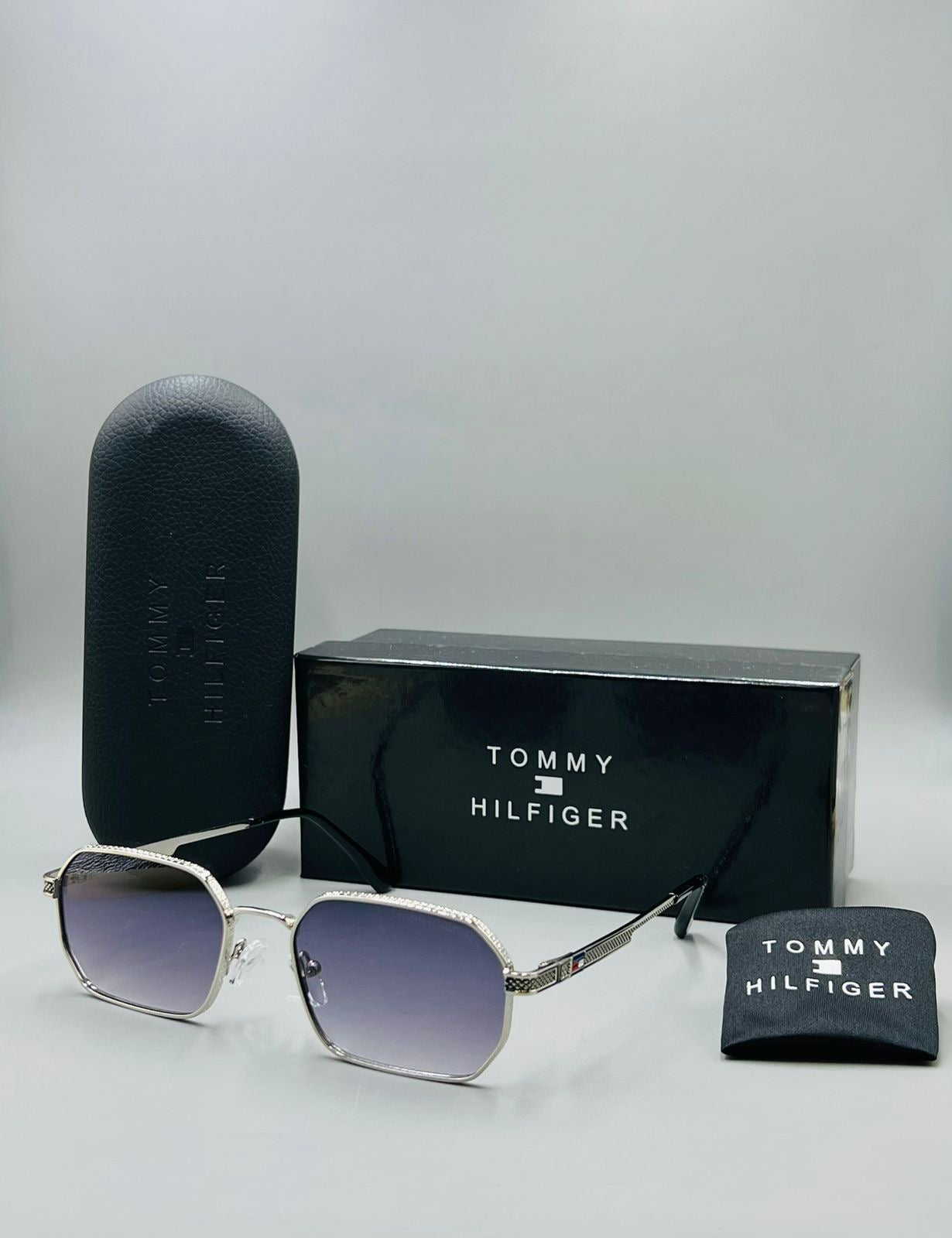Tommy Hilfiger Unisex Sunglasses