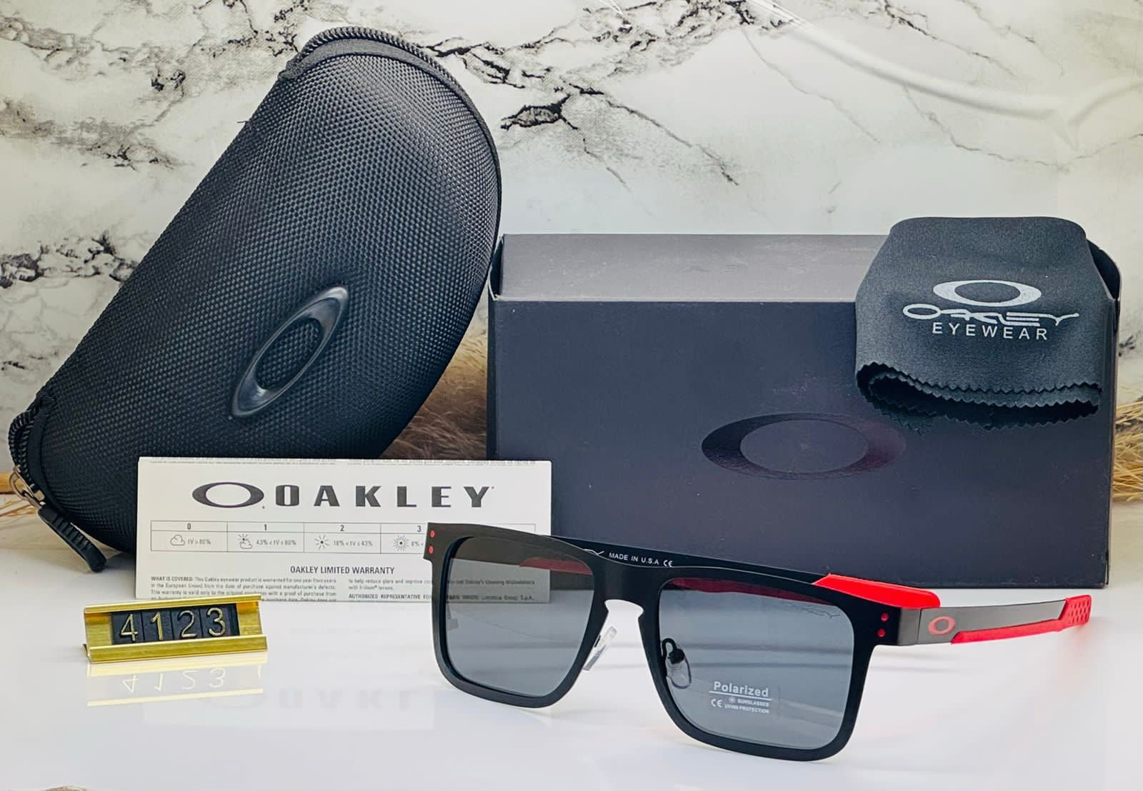 Oakley Unisex Sunglasses