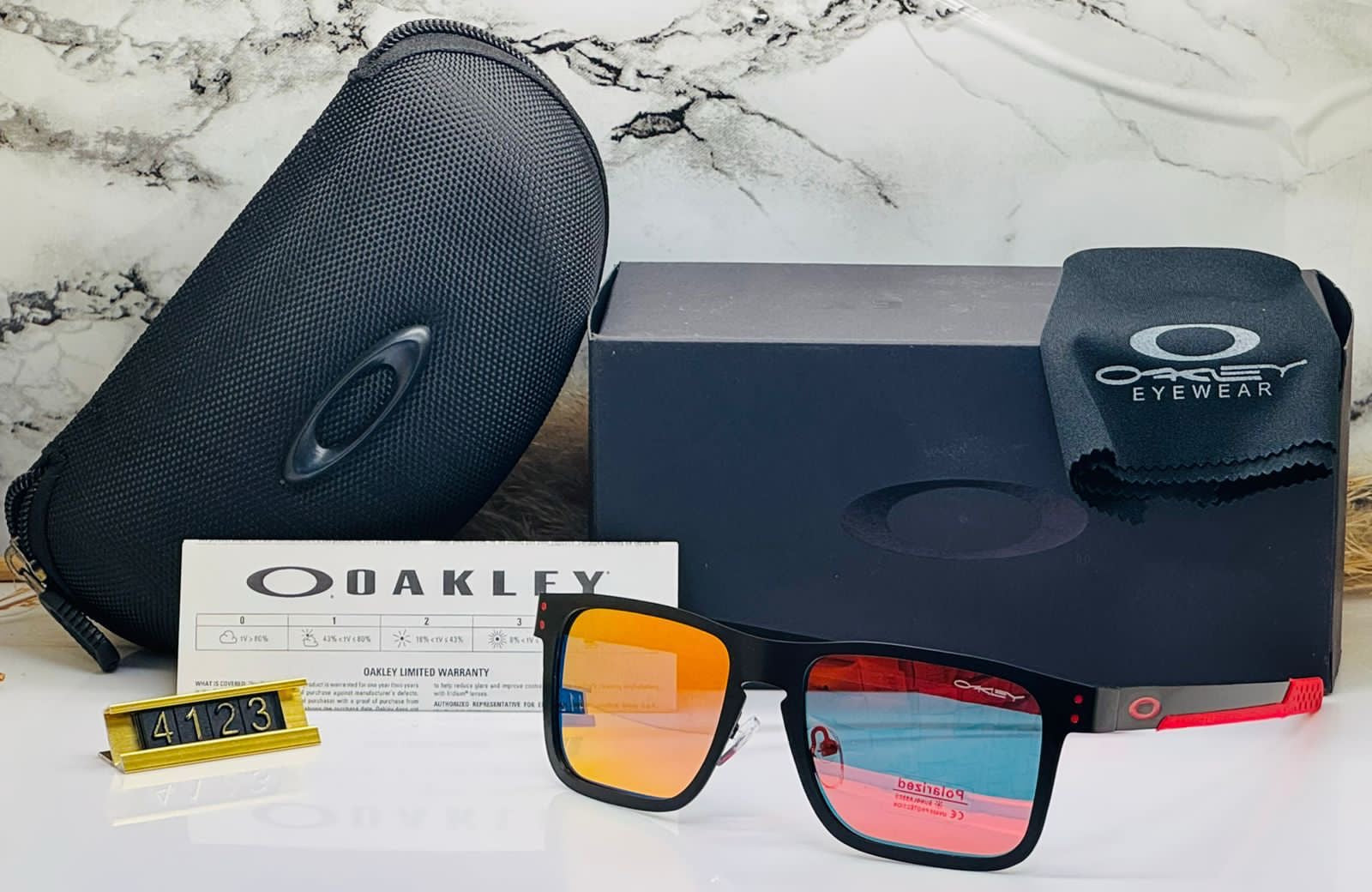 Oakley Unisex Sunglasses