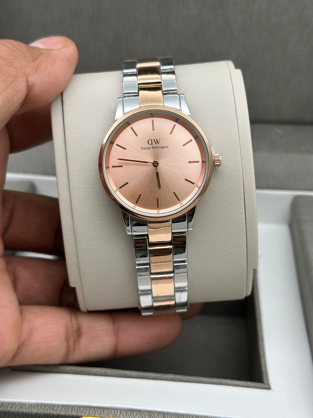 Daniel Wellington Iconic Link