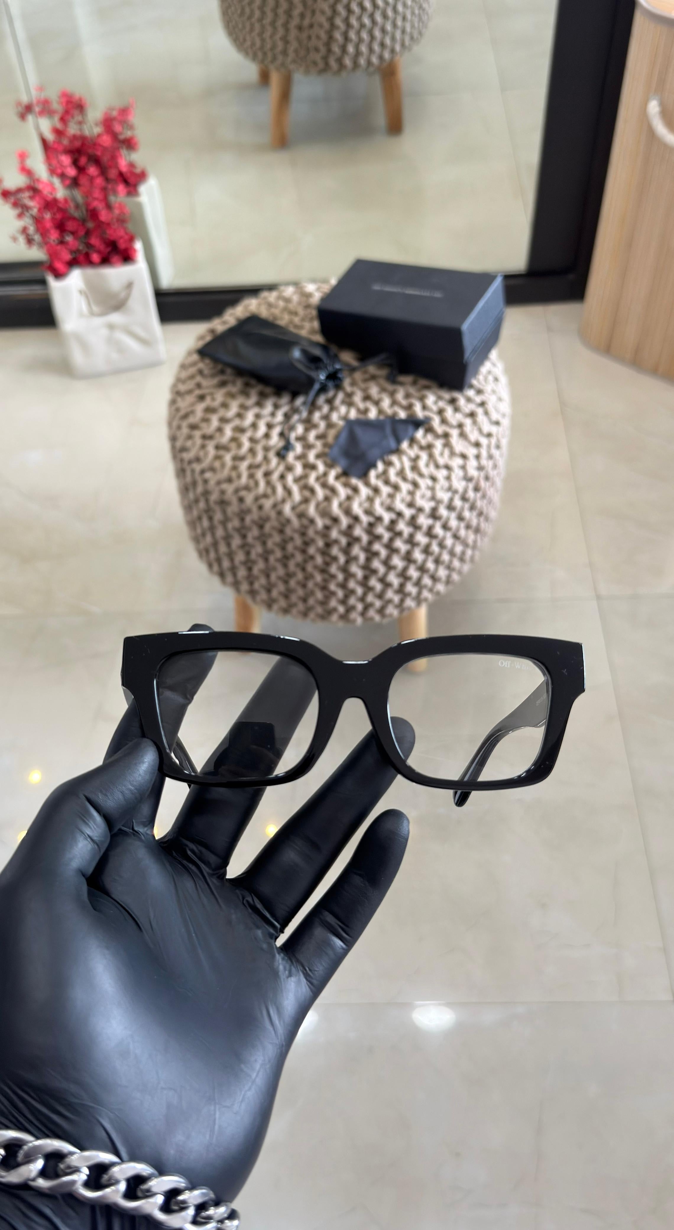 Off-White Frame