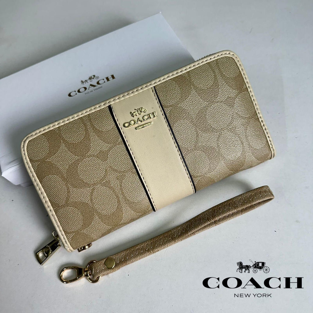 Coach Zipper Wallet