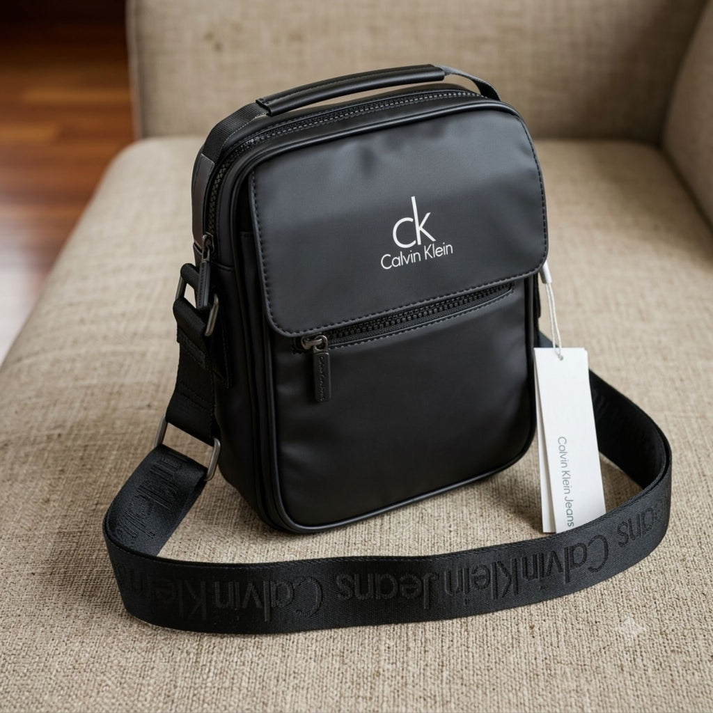 Calvin Klein Messenger Bag