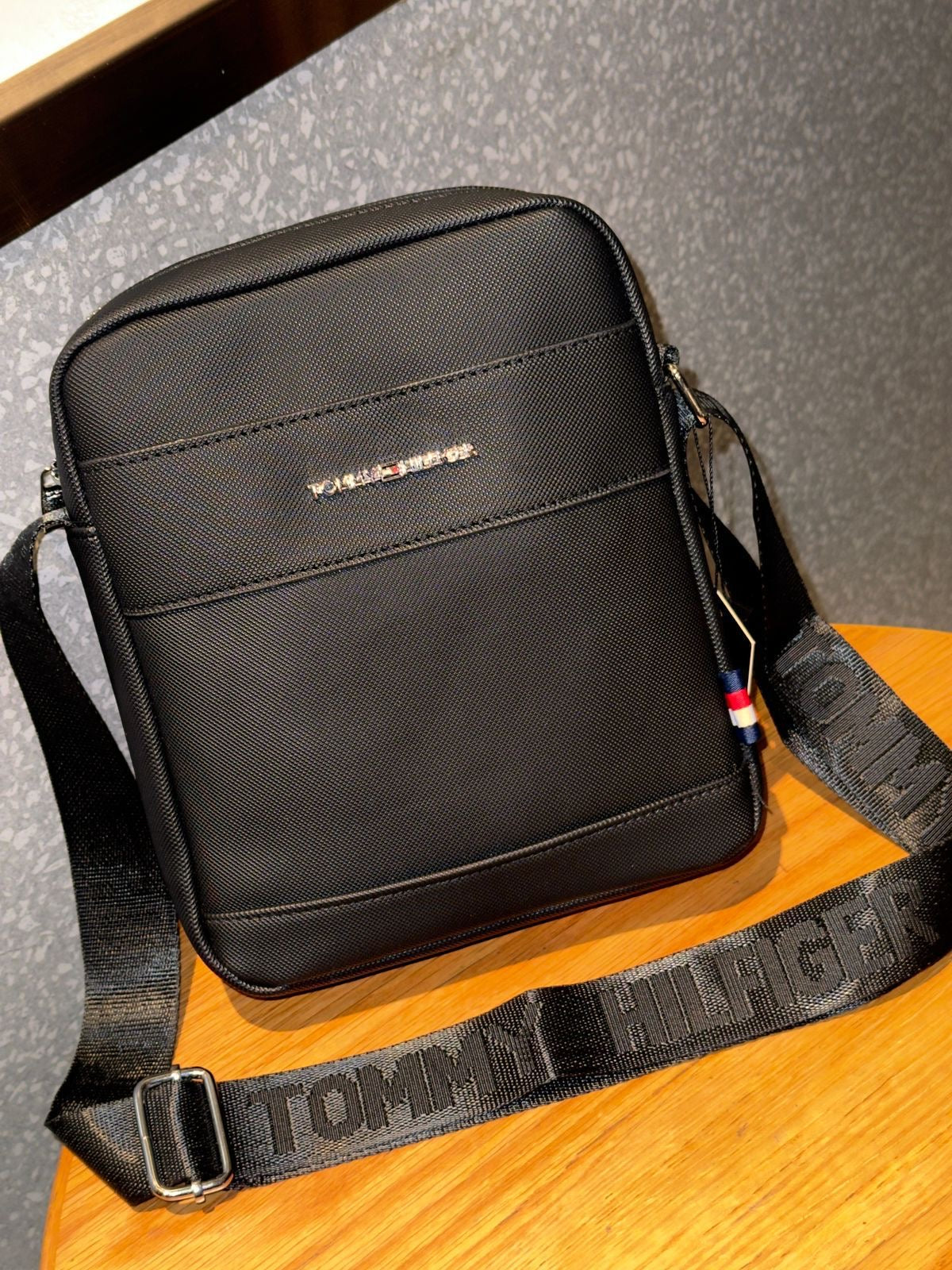 Tommy Hilfiger Crossbody Bag