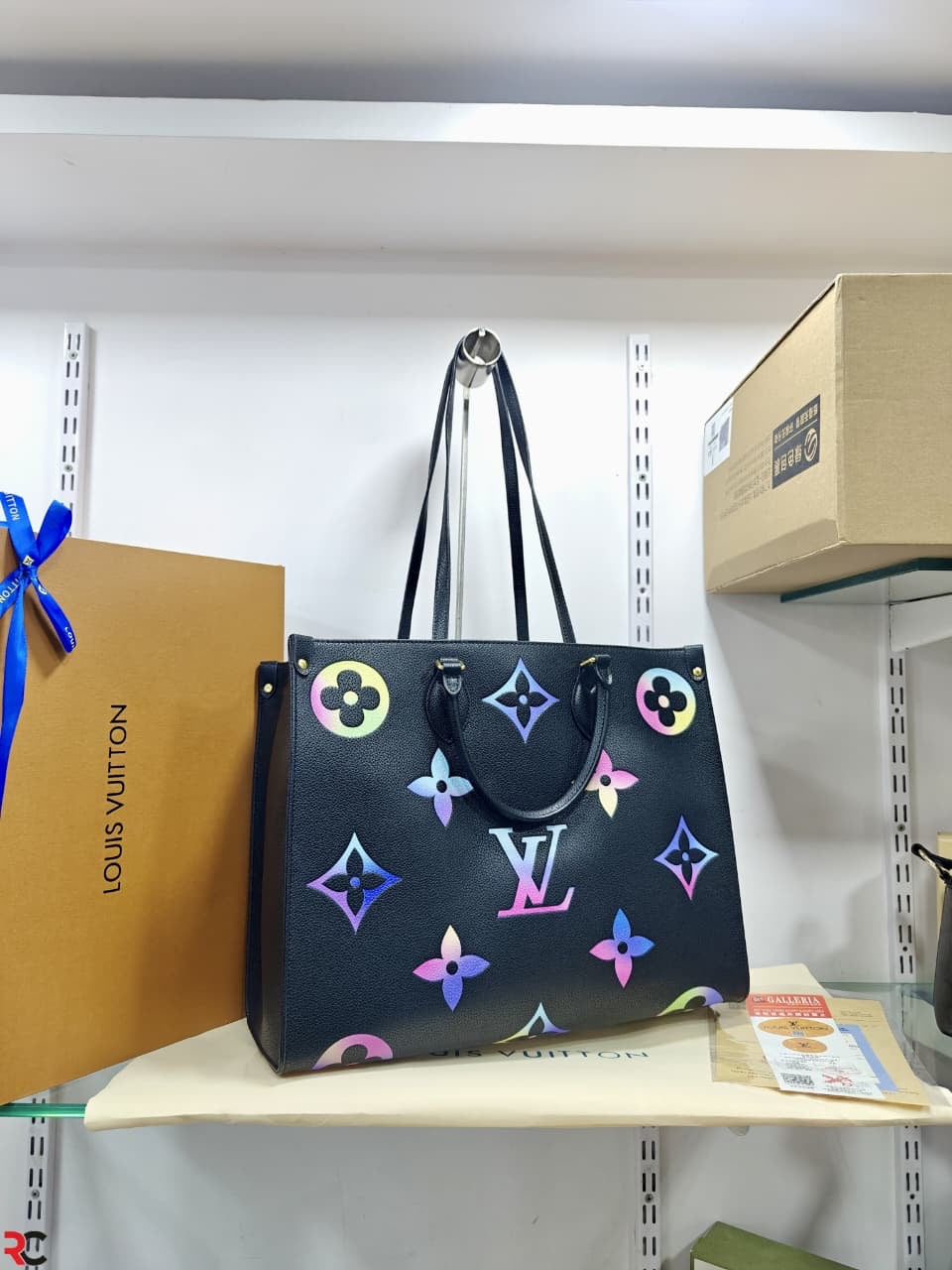 Louis Vuitton Monogram On The Go Pm
