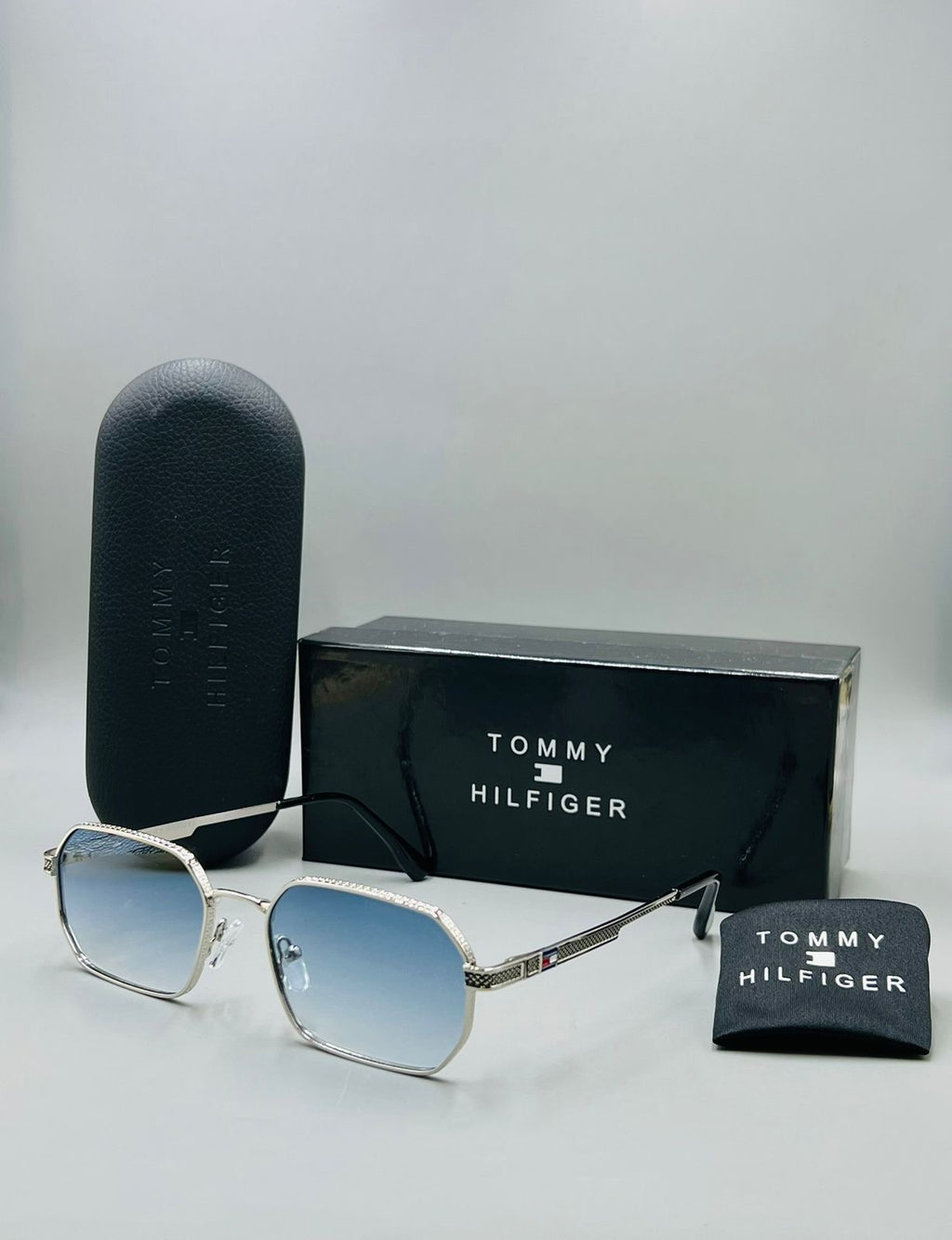 Tommy Hilfiger Unisex Sunglasses