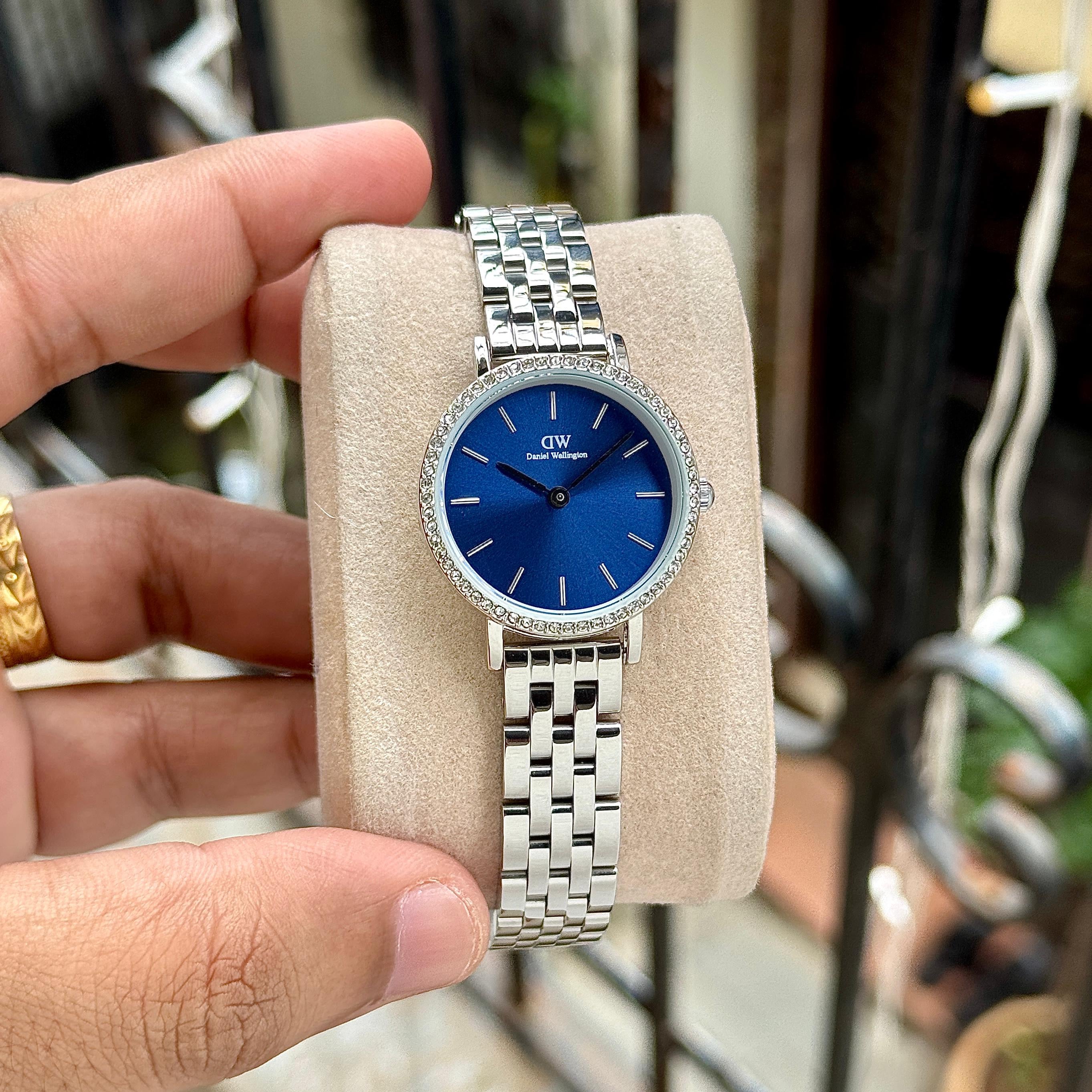 Daniel Wellington Petite Lumine Bezel 5-Link Arctic Collection