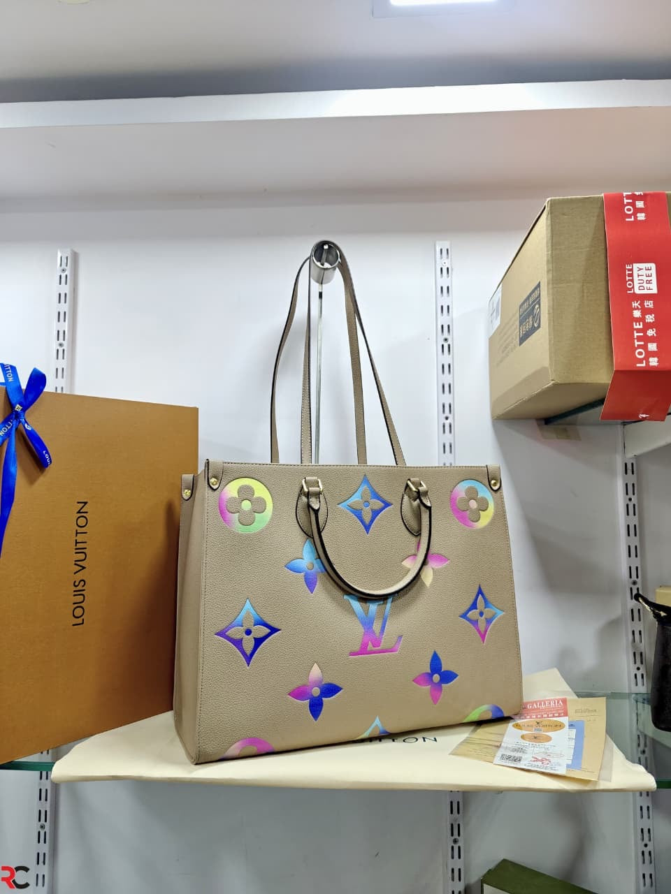 Louis Vuitton Monogram On The Go Pm