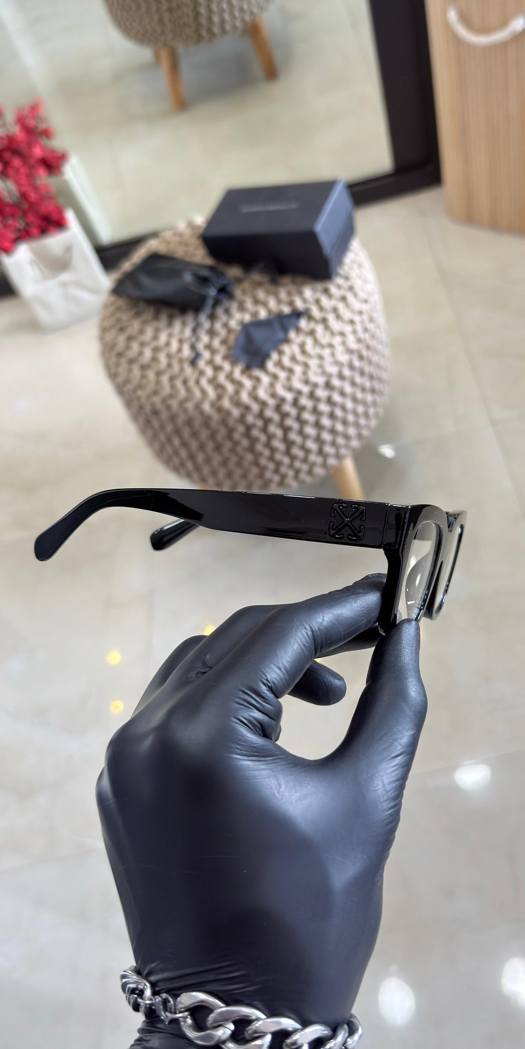 Off-White Frame