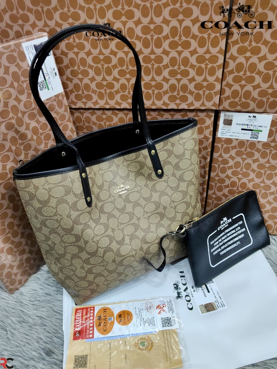 Coach City Tote In Signature Canvas