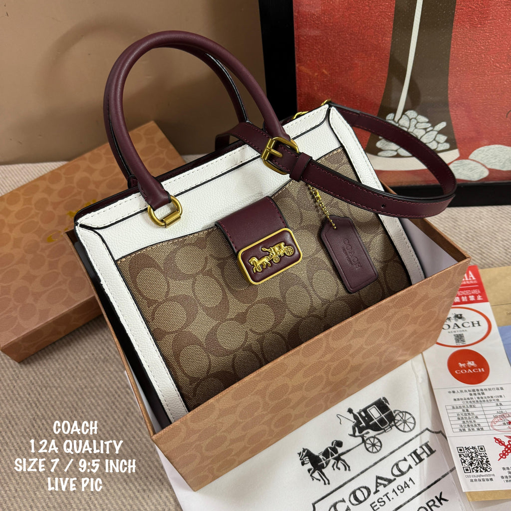 Coach Grace Carryall In Signature