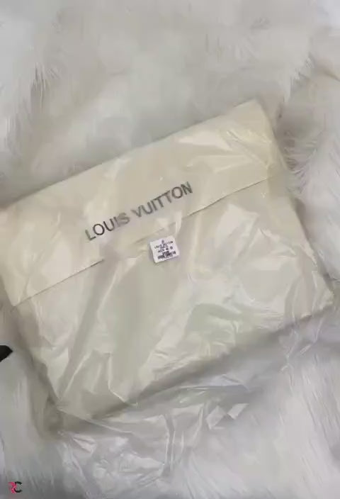 Louis Vuitton On The Go