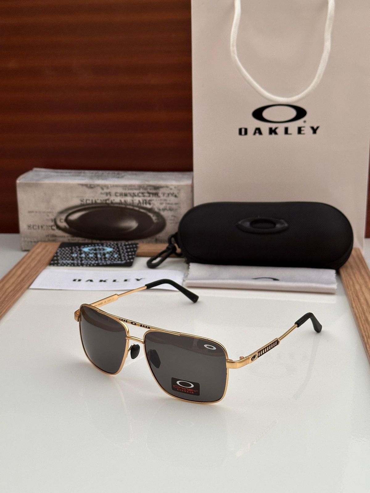 Oakley Unisex Sunglasses