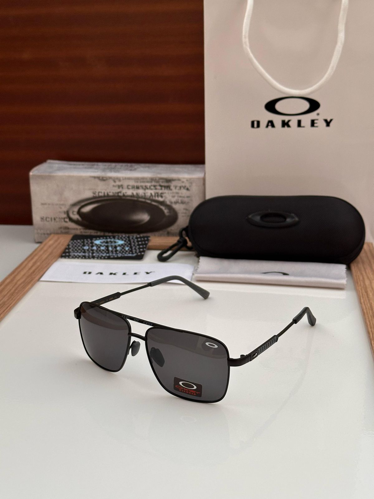 Oakley Unisex Sunglasses