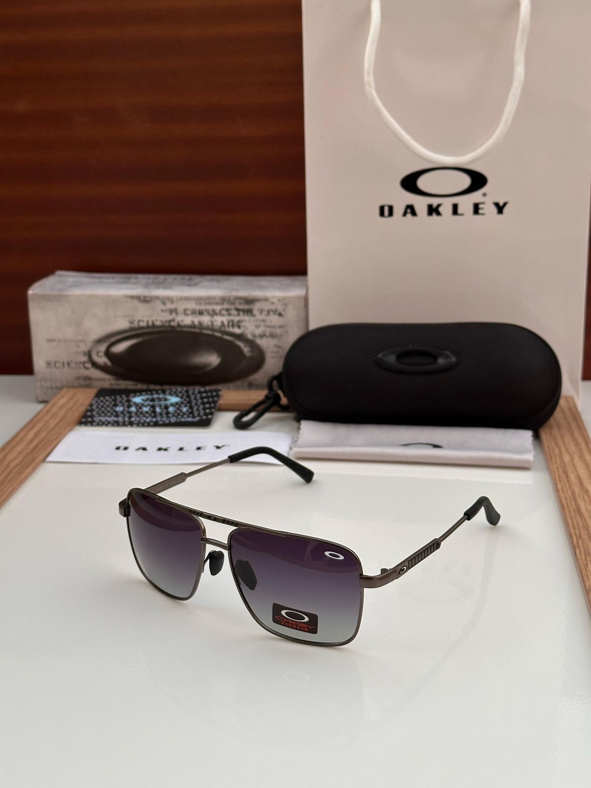 Oakley Unisex Sunglasses