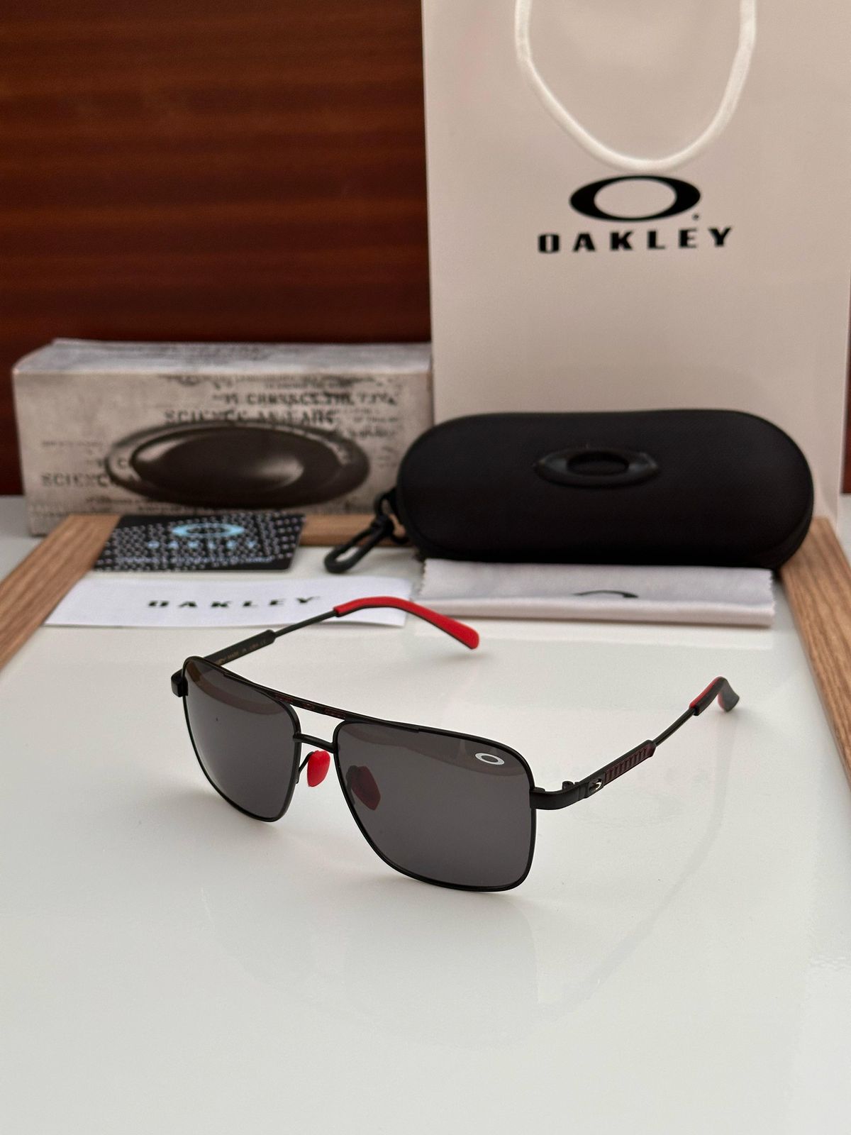 Oakley Unisex Sunglasses